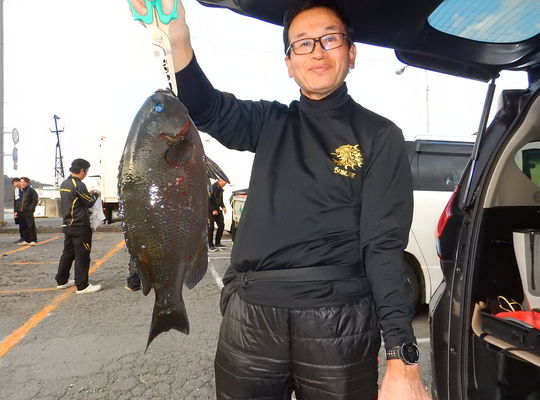 渡船よしだ屋／’２３年１２月３日（日）　磯釣りの釣果①