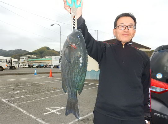 渡船よしだ屋／’２３年１２月２６日（火）　磯釣りの釣果①