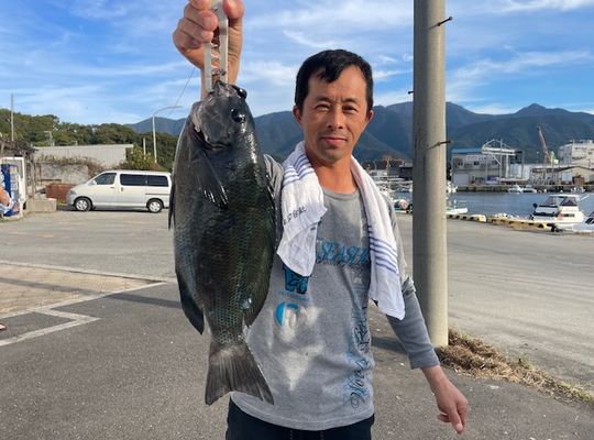 渡船よしだ屋／’２４年１１月２５日（月）　磯釣りの釣果①