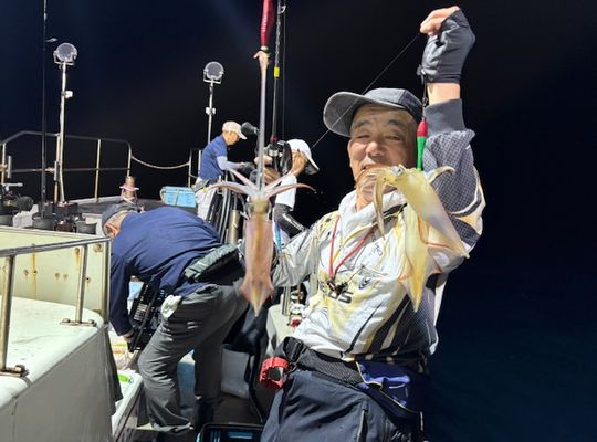 渡船よしだ屋／’２５年７月１９日（土）　夜イカ釣り船の釣果①