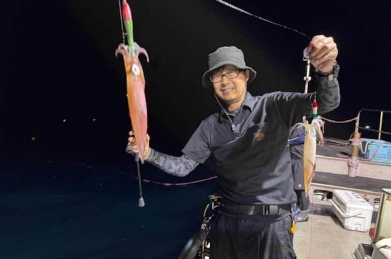 渡船よしだ屋／’２５年７月２６日（土）　夜イカ釣り船の釣果①