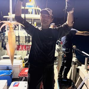 渡船よしだ屋／’２５年８月６日（水）　夜イカ釣り船の釣果①
