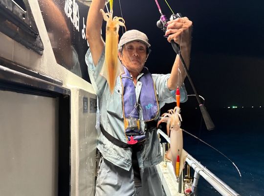 渡船よしだ屋／’２５年８月８日（金）　夜イカ釣り船の釣果①