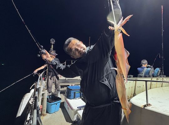 渡船よしだ屋／’２５年８月２１日（木）　夜イカ釣り船の釣果①