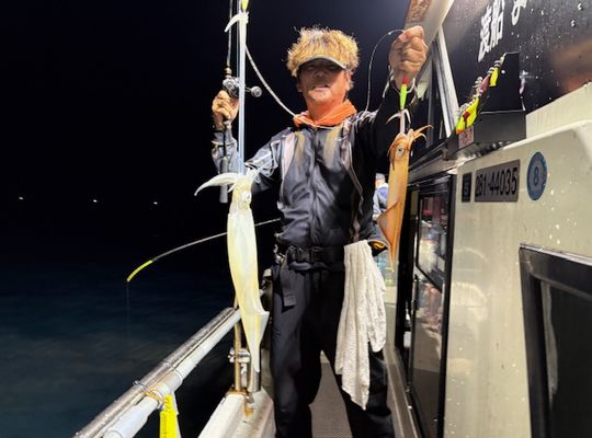 渡船よしだ屋／’２５年８月２３日（土）　夜イカ釣り船の釣果①