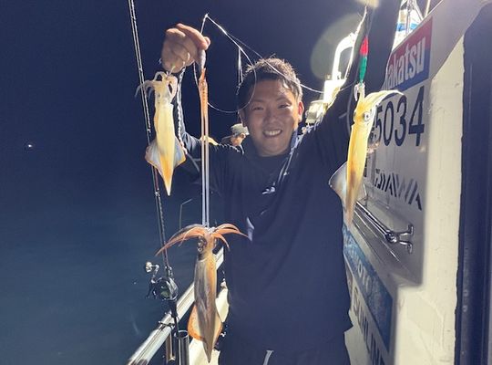 渡船よしだ屋／’２５年８月２４日（日）　夜イカ釣り船の釣果①