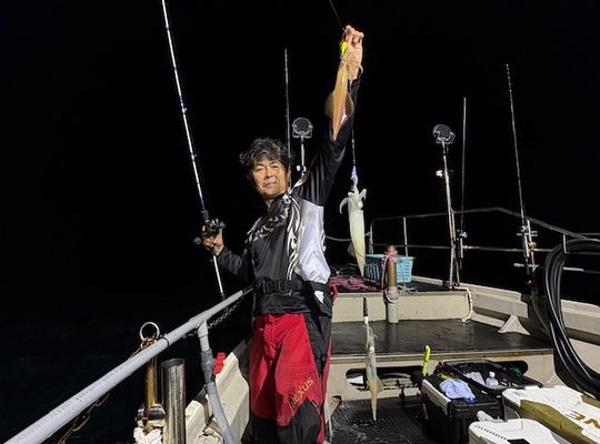 渡船よしだ屋／’２５年８月２７日（水）　夜イカ釣り船の釣果①