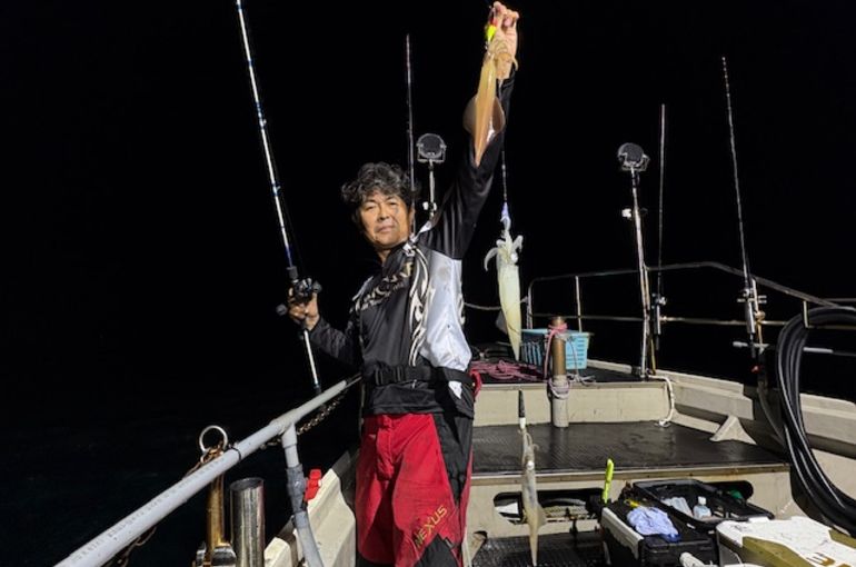 渡船よしだ屋／’２５年８月２７日（水）　夜イカ釣り船の釣果①