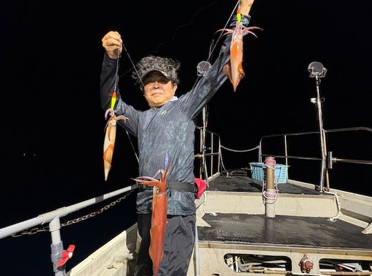 渡船よしだ屋／’２５年９月１７日（水）　夜イカ釣り船の釣果①