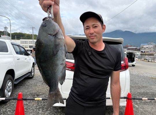 渡船よしだ屋／’２５年１０月１１日（土）　磯釣りの釣果①