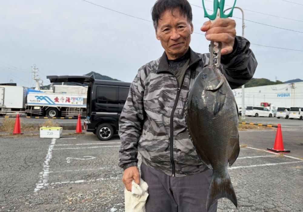 渡船よしだ屋／’２５年１１月４日（火）　磯釣りの釣果①