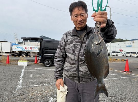 渡船よしだ屋／’２５年１１月４日（火）　磯釣りの釣果①
