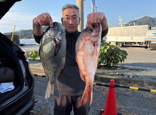 渡船よしだ屋／’２５年１１月８日（土）　磯釣りの釣果①