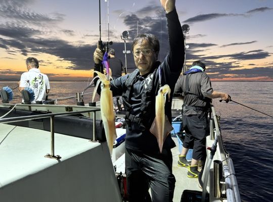 渡船よしだ屋／’２６年８月１２日（水）　夜イカ釣りの釣果①